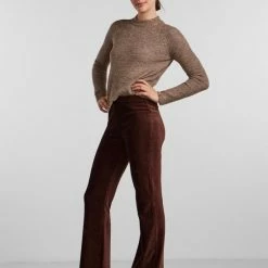 Pieces PCSIROA HW FLARED PANTS D2D Chicory Coffee Flare Dames Broek - Maat L -Dameskleding Verkoop 550x733 284