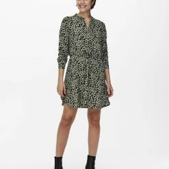 ONLY ONLCORY L/S V-NECK TUNIC WVN NOOS Dames T-shirt - Maat L -Dameskleding Verkoop 550x733 298