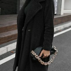 Merkloos MKL - Dames Winter Jas - Mantel - Vrouwen Vest - Nepbont Jas - Nep Bont Lang Jas Knoppen - Luxe Lange Imitatie Bontjas - Elegant Vest - Top Kwaliteit - Kleur Zwart - Winddicht - Maat M -Dameskleding Verkoop 550x738 7