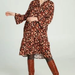 Cassis Korte Jurk In Viscose Met Dierenhuidmotief 16 Cassis Korte Jurk In Viscose Met Dierenhuidmotief -Dameskleding Verkoop 550x804 10