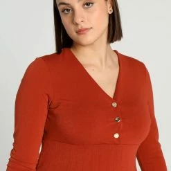 Cassis Lange, Effen Plisséjurk Met Decoratieve Knopen -Dameskleding Verkoop 550x820 13