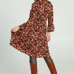 Cassis Korte Jurk In Viscose Met Dierenhuidmotief 14 Cassis Korte Jurk In Viscose Met Dierenhuidmotief -Dameskleding Verkoop 550x825 627