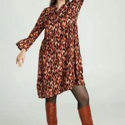 Cassis Korte Jurk In Viscose Met Dierenhuidmotief 15 Cassis Korte Jurk In Viscose Met Dierenhuidmotief -Dameskleding Verkoop 550x825 628